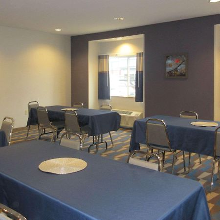 Quality Inn & Suites Caldwell I-77 Екстер'єр фото