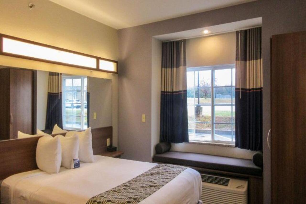 Quality Inn & Suites Caldwell I-77 Екстер'єр фото